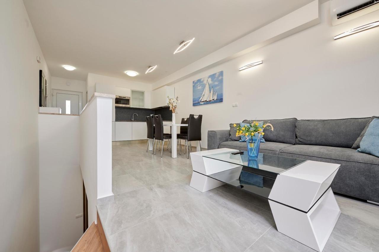 Apartment Gaby 3 โตรกีร์ ภายนอก รูปภาพ